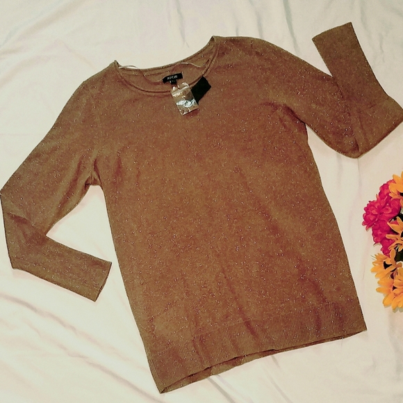 Apt. 9 Sweaters - 2/$20 NWT Apt.9 metallic thread banded hem sweater